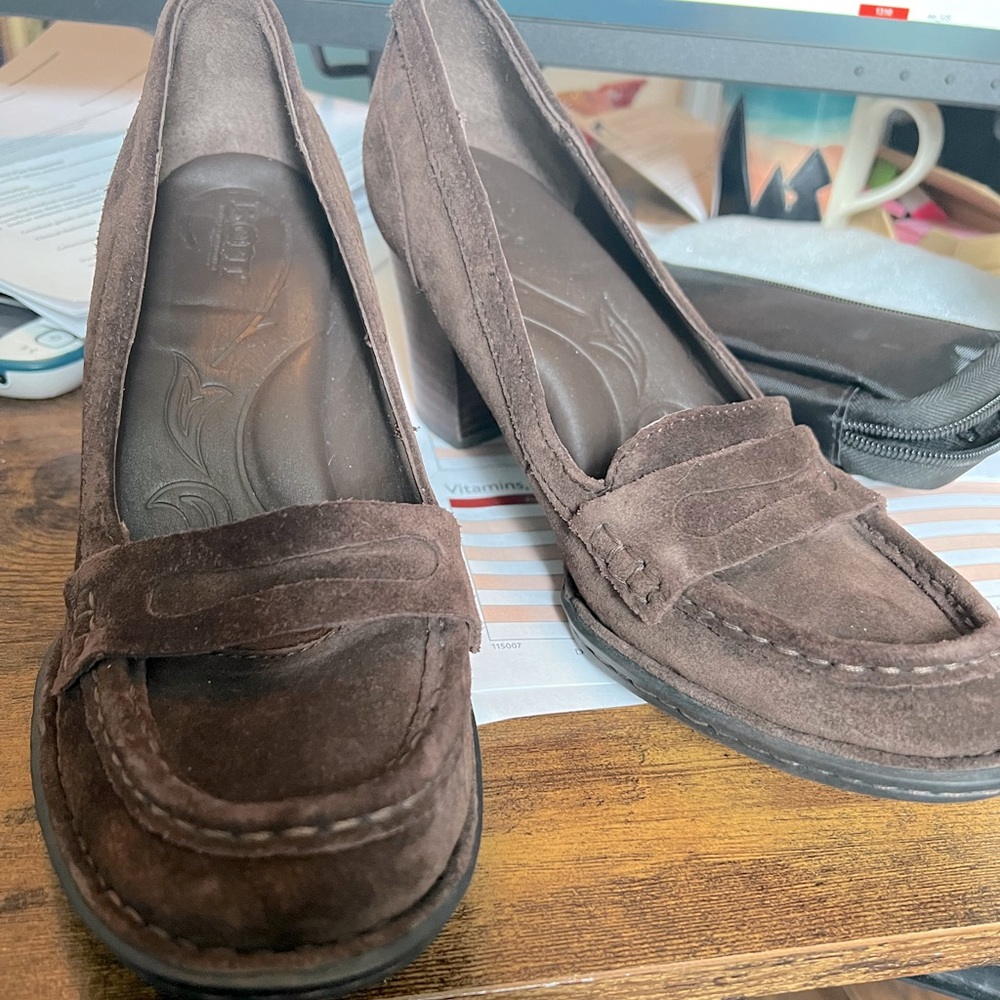 EUC Born Suede Loafers 9